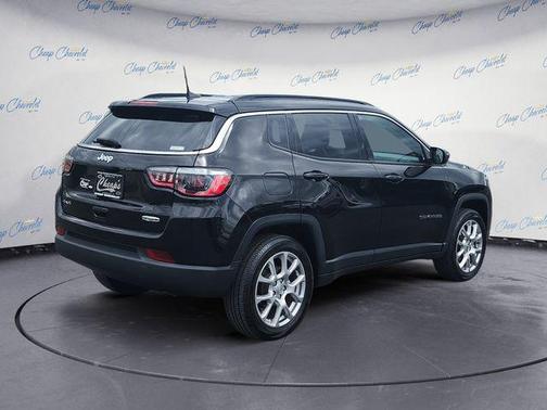 Diamond Black Crystal Pearlcoat 2022 Jeep Compass Latitude Lux