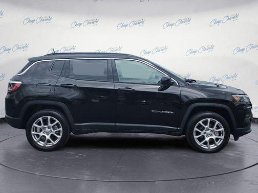 Diamond Black Crystal Pearlcoat 2022 Jeep Compass Latitude Lux