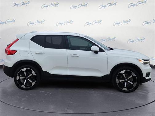 2019 Volvo XC40 T5 Momentum