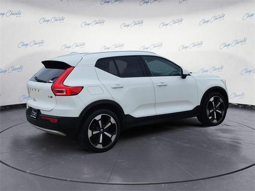 2019 Volvo XC40 T5 Momentum