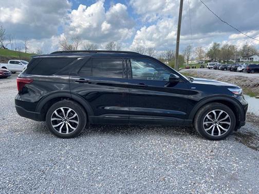 2022 Ford Explorer ST-Line