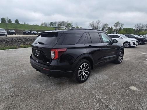 2022 Ford Explorer ST-Line