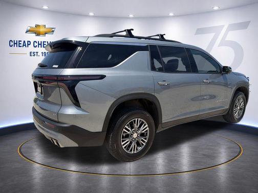 Sterling Gray Metallic 2024 Chevrolet Traverse LT
