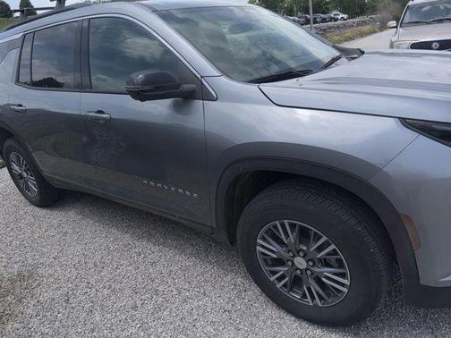 Sterling Gray Metallic 2024 Chevrolet Traverse LT