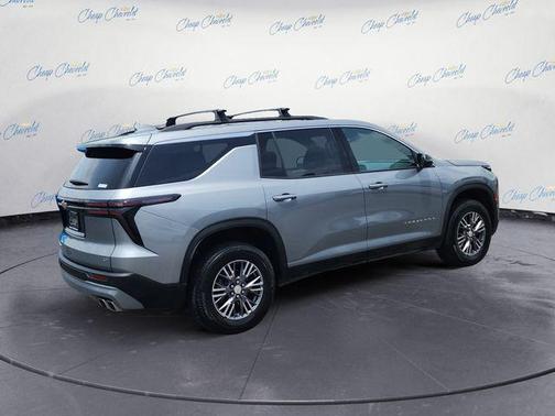 Sterling Gray Metallic 2024 Chevrolet Traverse LT