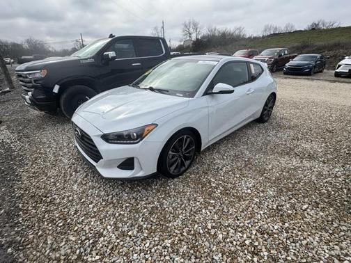 2019 Hyundai Veloster 2