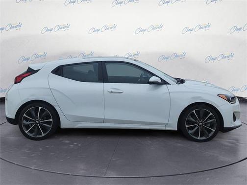 2019 Hyundai Veloster 2