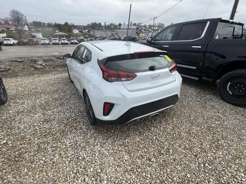 2019 Hyundai Veloster 2