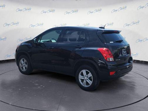 Mosaic Black Metallic 2022 Chevrolet Trax LS