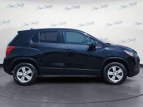 Mosaic Black Metallic 2022 Chevrolet Trax LS