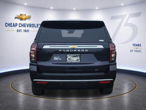 Dark Ash Metallic 2024 Chevrolet Suburban LT