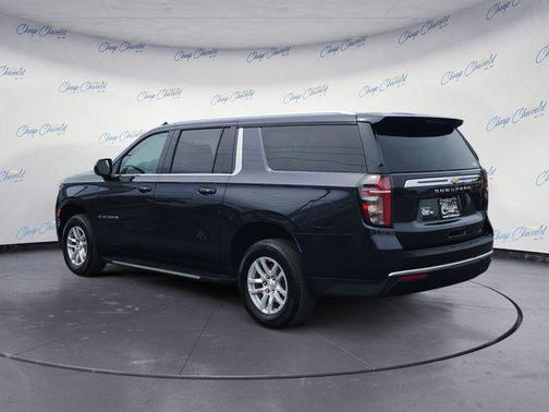 Dark Ash Metallic 2024 Chevrolet Suburban LT
