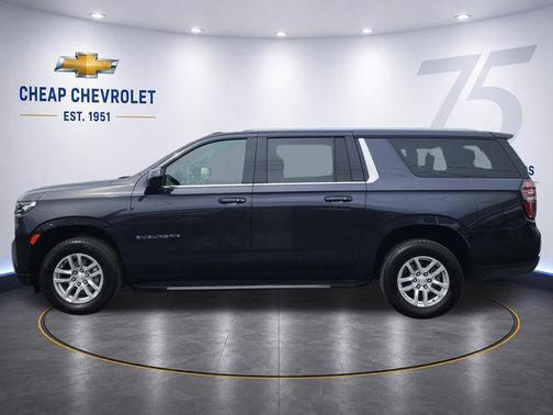Dark Ash Metallic 2024 Chevrolet Suburban LT