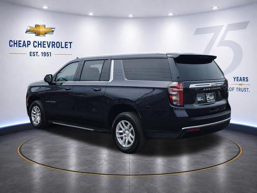 Dark Ash Metallic 2024 Chevrolet Suburban LT
