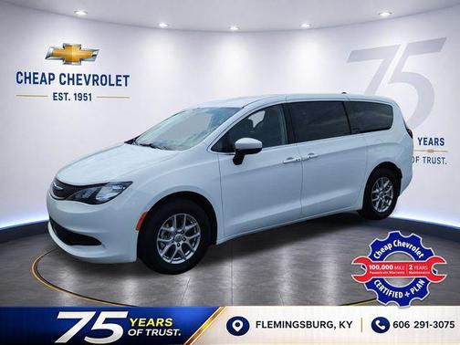 Bright White Clearcoat 2023 Chrysler Voyager LX