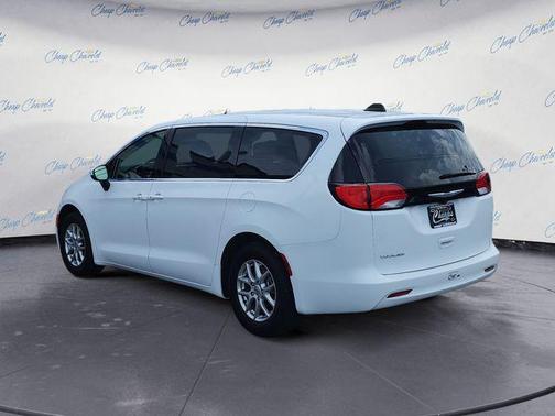 Bright White Clearcoat 2023 Chrysler Voyager LX