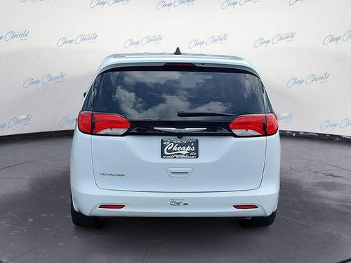 Bright White Clearcoat 2023 Chrysler Voyager LX