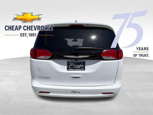 Bright White Clearcoat 2023 Chrysler Voyager LX