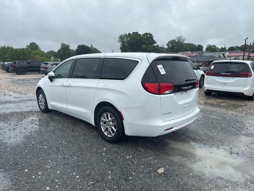 Bright White Clearcoat 2023 Chrysler Voyager LX