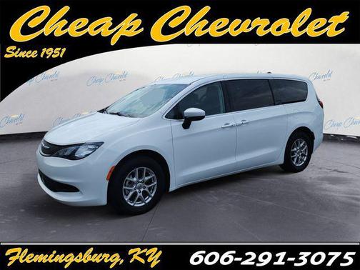 Bright White Clearcoat 2023 Chrysler Voyager LX