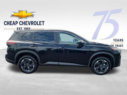 Super Black 2025 Nissan Rogue SV
