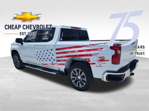 Summit White 2026 Chevrolet Silverado 1500 LT