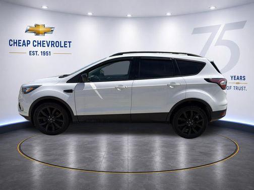 Oxford White 2018 Ford Escape SE