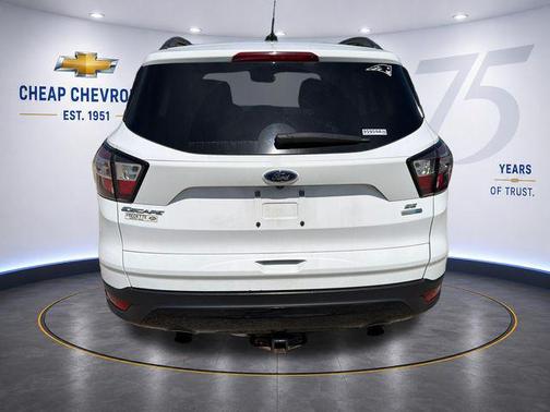 Oxford White 2018 Ford Escape SE