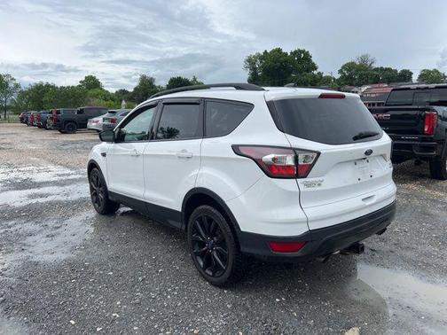 Oxford White 2018 Ford Escape SE