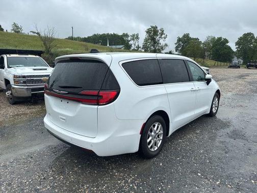 Bright White Clearcoat 2023 Chrysler Pacifica Touring L