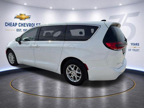 Bright White Clearcoat 2023 Chrysler Pacifica Touring L