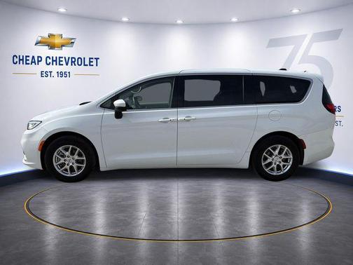 Bright White Clearcoat 2023 Chrysler Pacifica Touring L