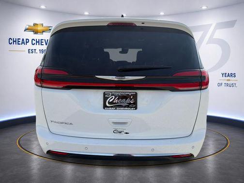 Bright White Clearcoat 2023 Chrysler Pacifica Touring L