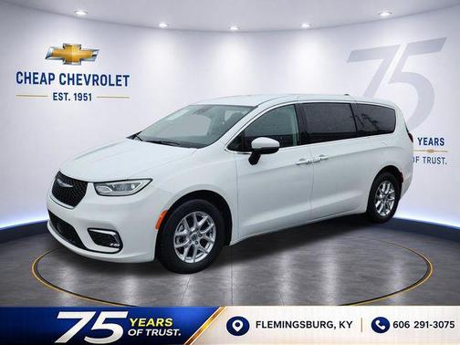 Bright White Clearcoat 2023 Chrysler Pacifica Touring L