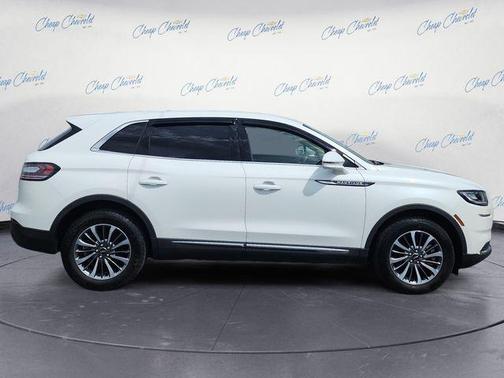 Pristine White Metallic Tri-Coat 2023 Lincoln Nautilus Standard