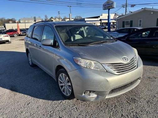 2017 Toyota Sienna LE