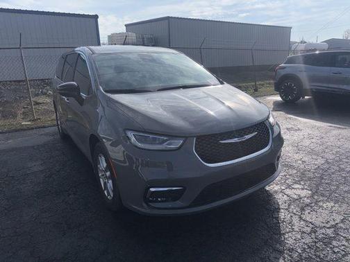 2025 Chrysler Pacifica L