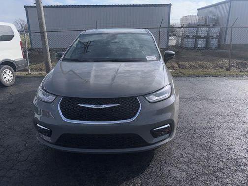 2025 Chrysler Pacifica L