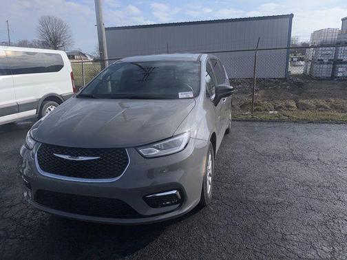 2025 Chrysler Pacifica L