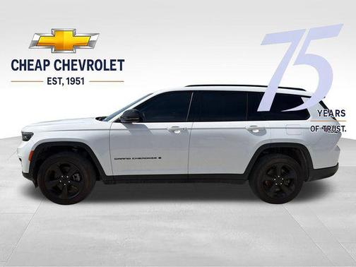 Bright White Clearcoat 2022 Jeep Grand Cherokee L Altitude
