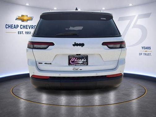 Bright White Clearcoat 2022 Jeep Grand Cherokee L Altitude
