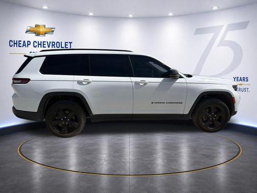 Bright White Clearcoat 2022 Jeep Grand Cherokee L Altitude
