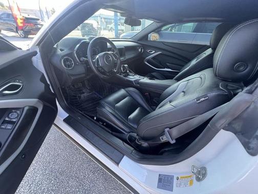 2021 Chevrolet Camaro RWD Convertible LT1