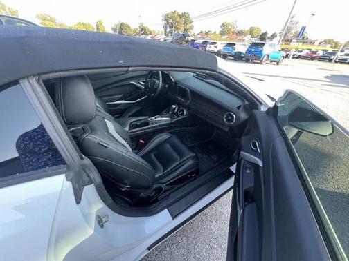 2021 Chevrolet Camaro RWD Convertible LT1