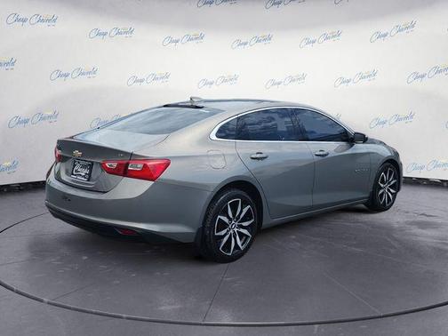 Pepperdust Metallic 2017 Chevrolet Malibu 1LT