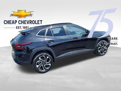 Mosaic Black Metallic 2026 Chevrolet Trax FWD 2RS