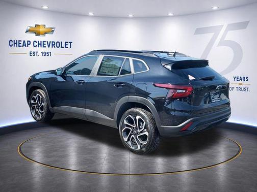 Mosaic Black Metallic 2026 Chevrolet Trax FWD 2RS