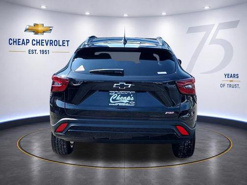 Mosaic Black Metallic 2026 Chevrolet Trax FWD 2RS