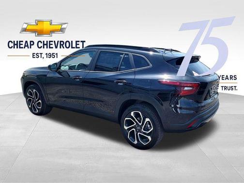Mosaic Black Metallic 2026 Chevrolet Trax FWD 2RS