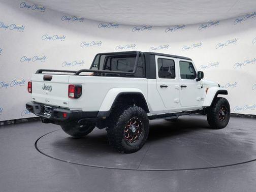 Bright White Clearcoat 2022 Jeep Gladiator Overland